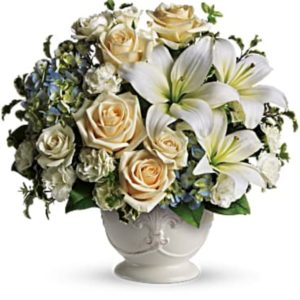 Teleflora's Beautiful Dreams